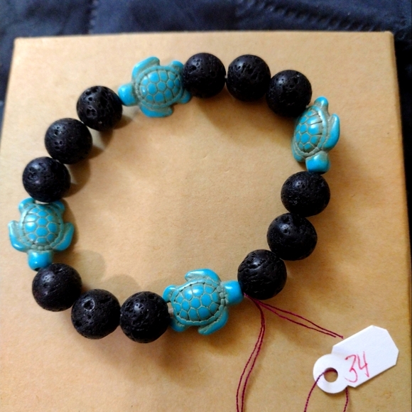 Artemis's Gems custom-made beaded bracelet with turquoise sea turtles/lava rock - Picture 1 of 3